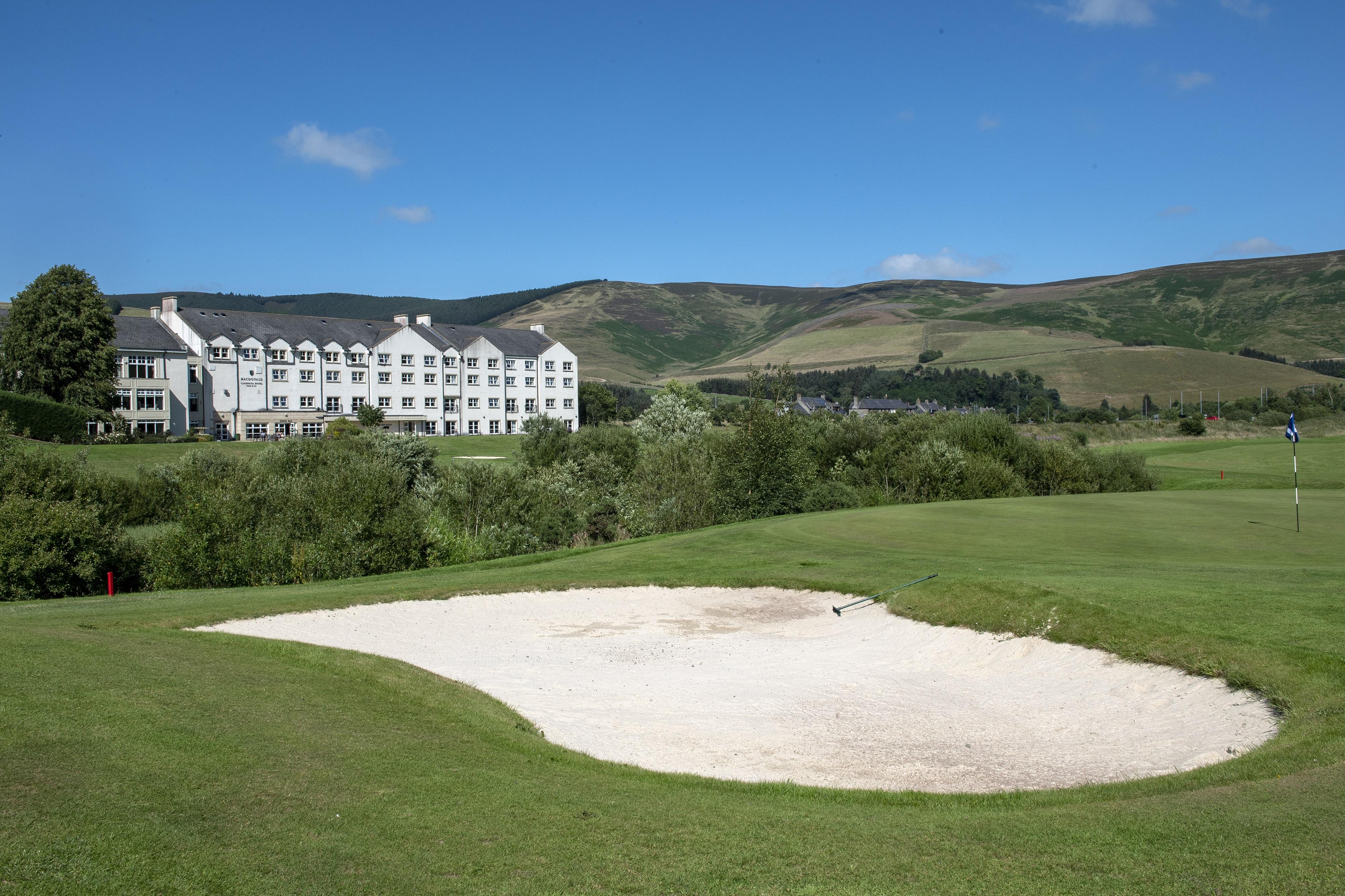 Macdonald Cardrona Hotel, Golf & Spa Пийбълс Екстериор снимка