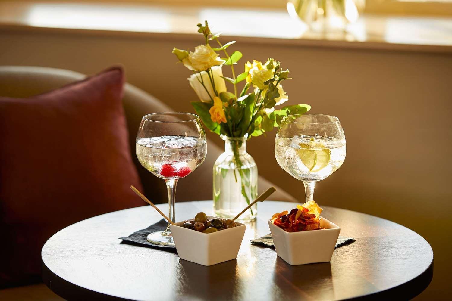 Macdonald Cardrona Hotel, Golf & Spa Пийбълс Екстериор снимка