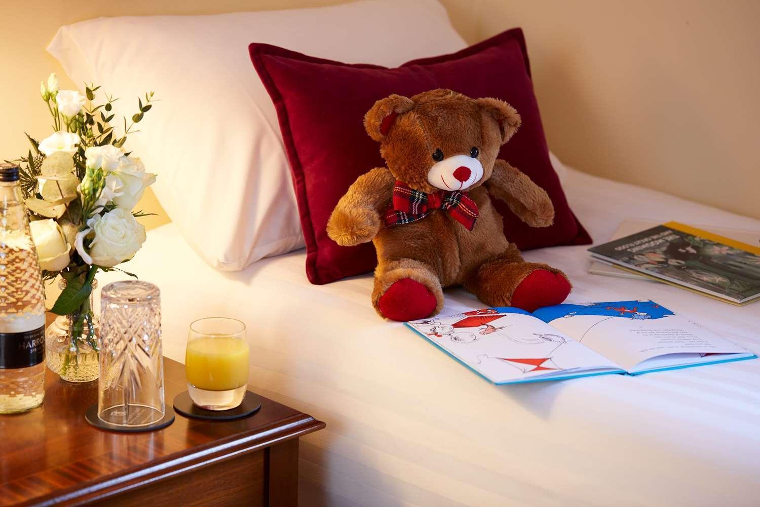 Macdonald Cardrona Hotel, Golf & Spa Пийбълс Екстериор снимка