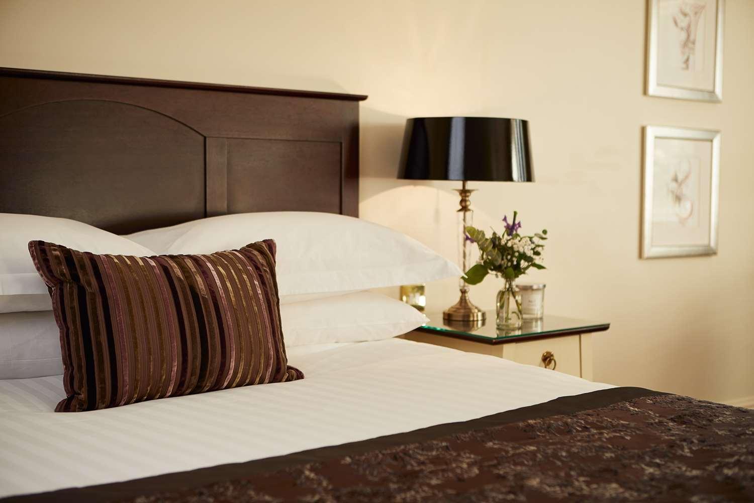 Macdonald Cardrona Hotel, Golf & Spa Пийбълс Екстериор снимка
